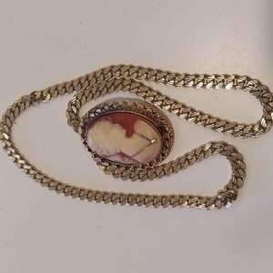Cameo pendent and brooch goldtone Necklace 🤷 heavy